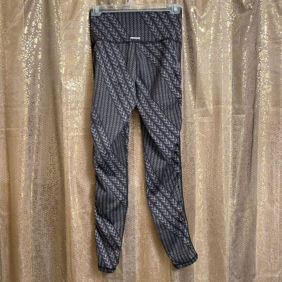 Aerie Chill Play Move High Rise Warm Thick Gray Rope Braid Leggings, Size S - Picture 2 of 7